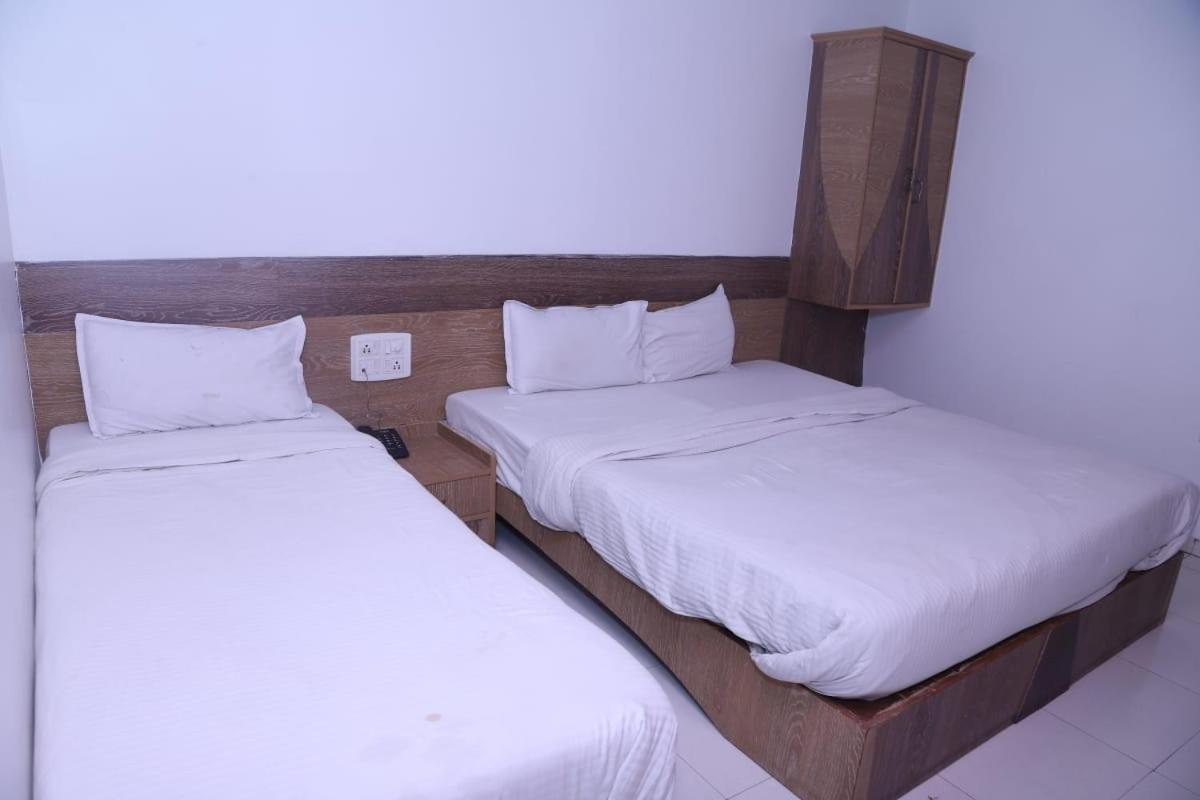 Hotel Kewal Inn Jalgaon Екстер'єр фото