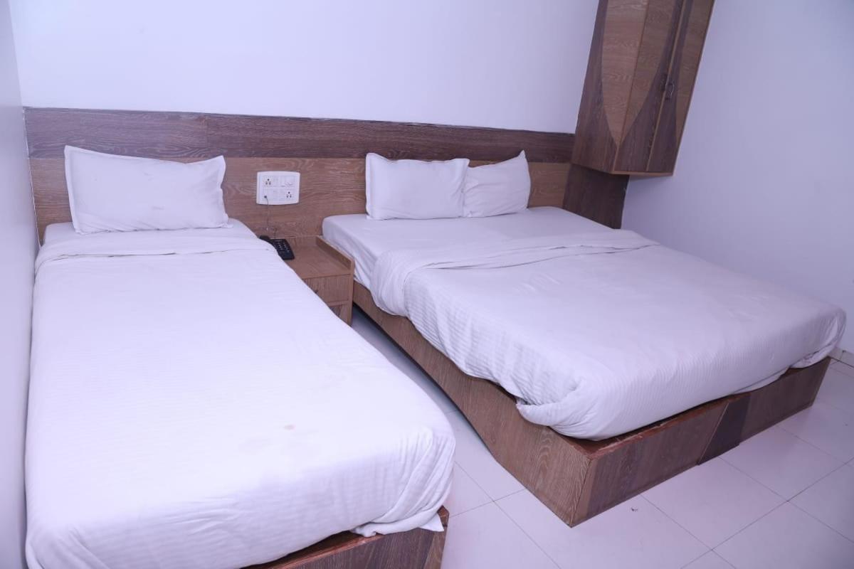 Hotel Kewal Inn Jalgaon Екстер'єр фото